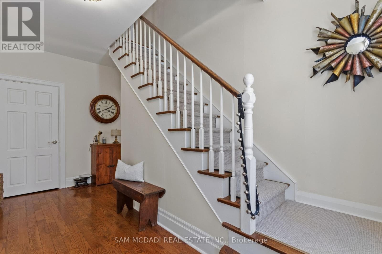 990 ROPER AVENUE photo 3