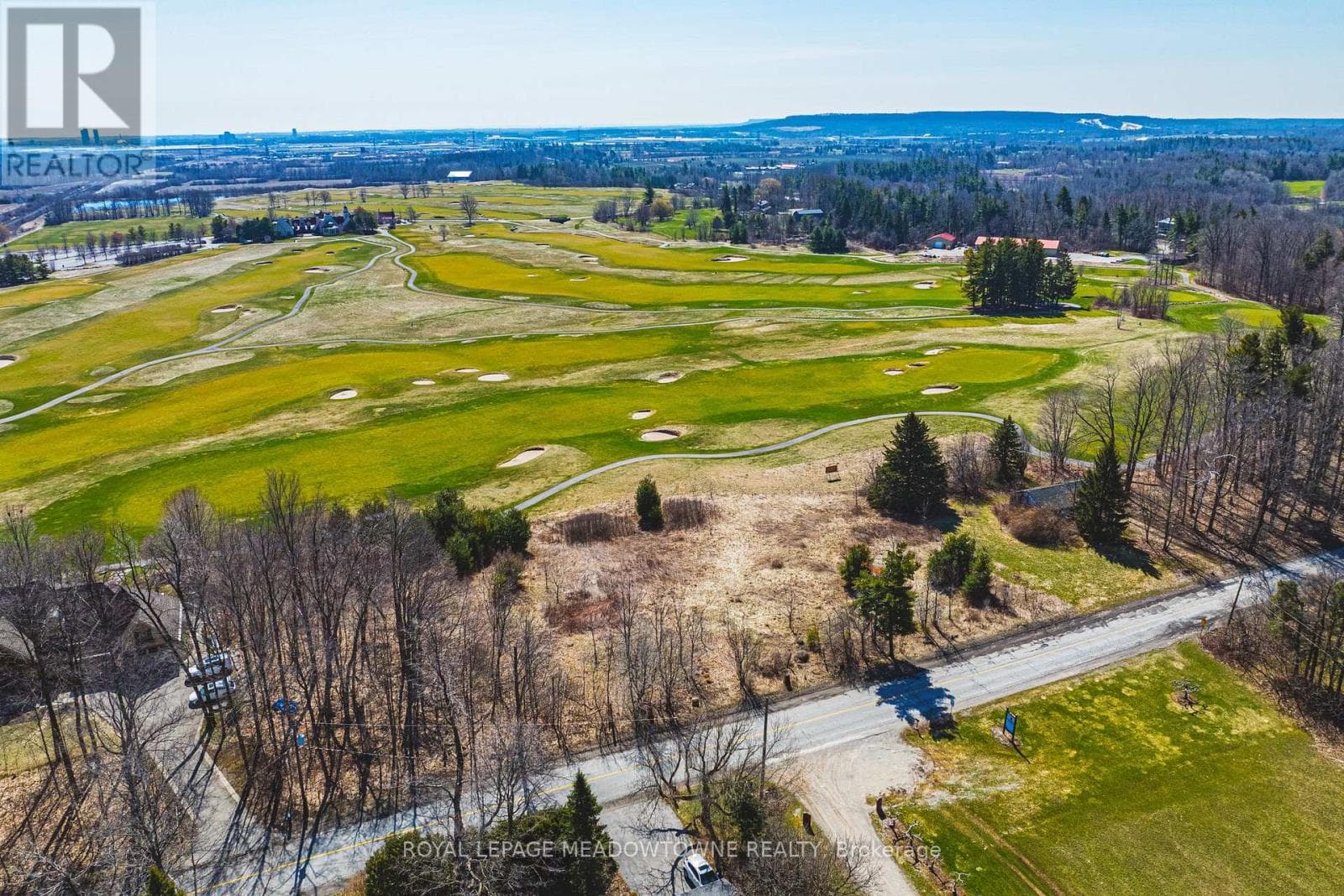 single family at 8220 10 SIDE ROAD — $1,399,000