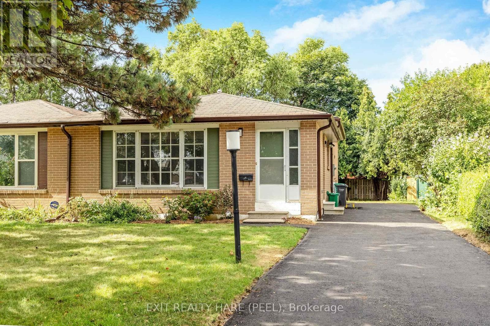 3 bed 3 bath single family at 5 GARSIDE CRESCENT — $789,900