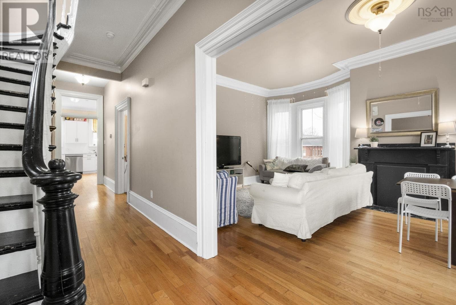 1538 Lemarchant Street photo 3