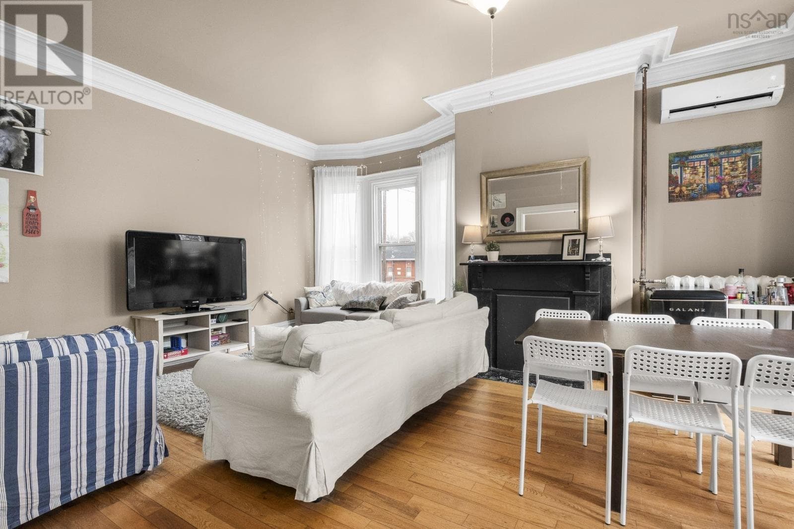 1538 Lemarchant Street photo 4