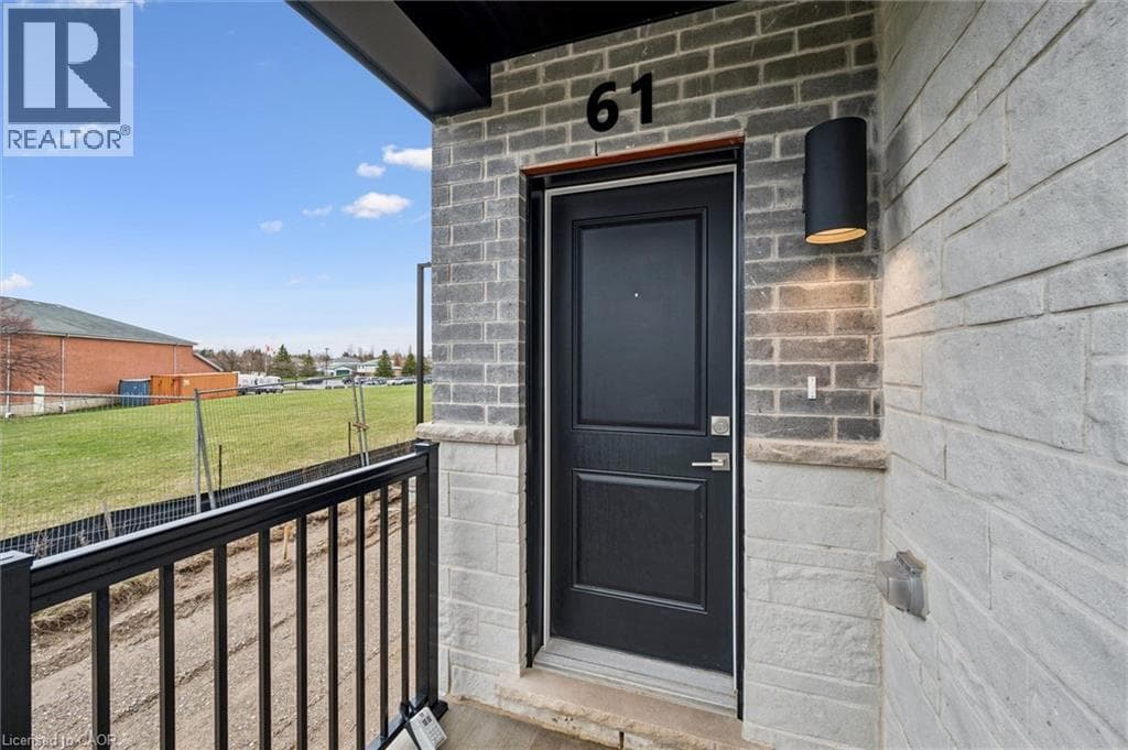 525 ERINBROOK Drive Unit# C061 photo 2