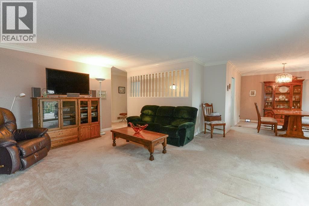 6720 GOLDSMITH DRIVE photo 4