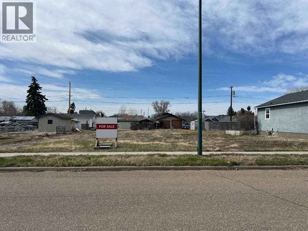 vacant land at 520 2 Street SE — $139,900