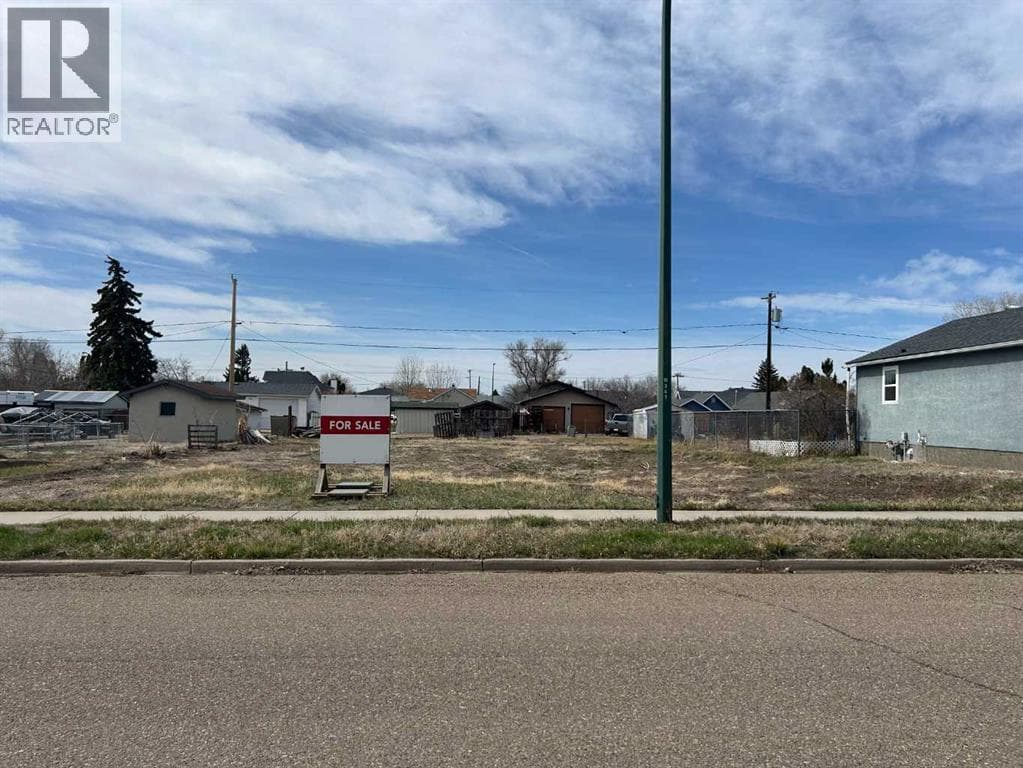 520 2 Street SE photo 2