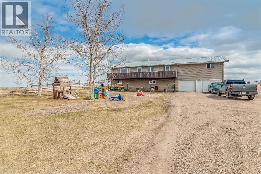 902 Range Road 65 photo 4