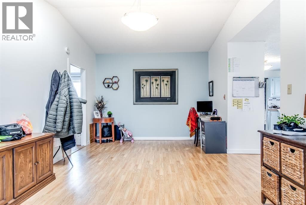 902 Range Road 65 photo 5