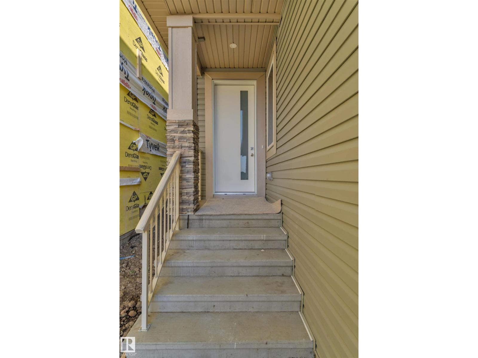 4312 36 ST photo 2