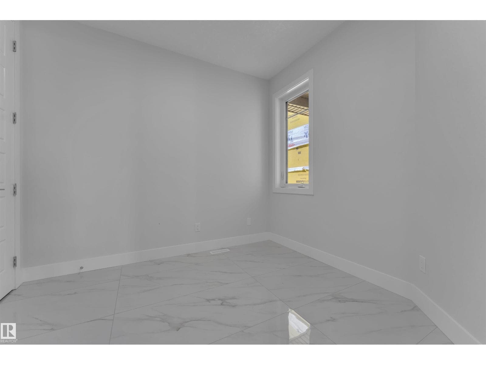 4312 36 ST photo 4
