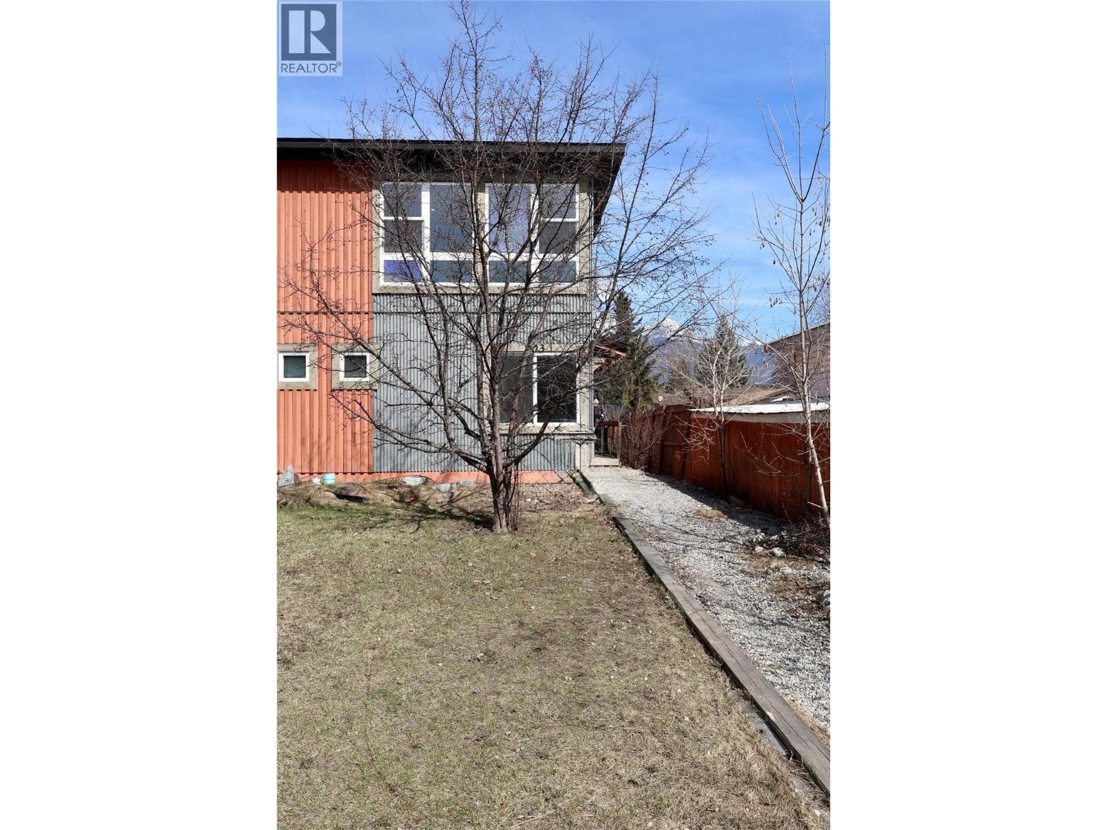 503 10th Street S Unit# B photo 2