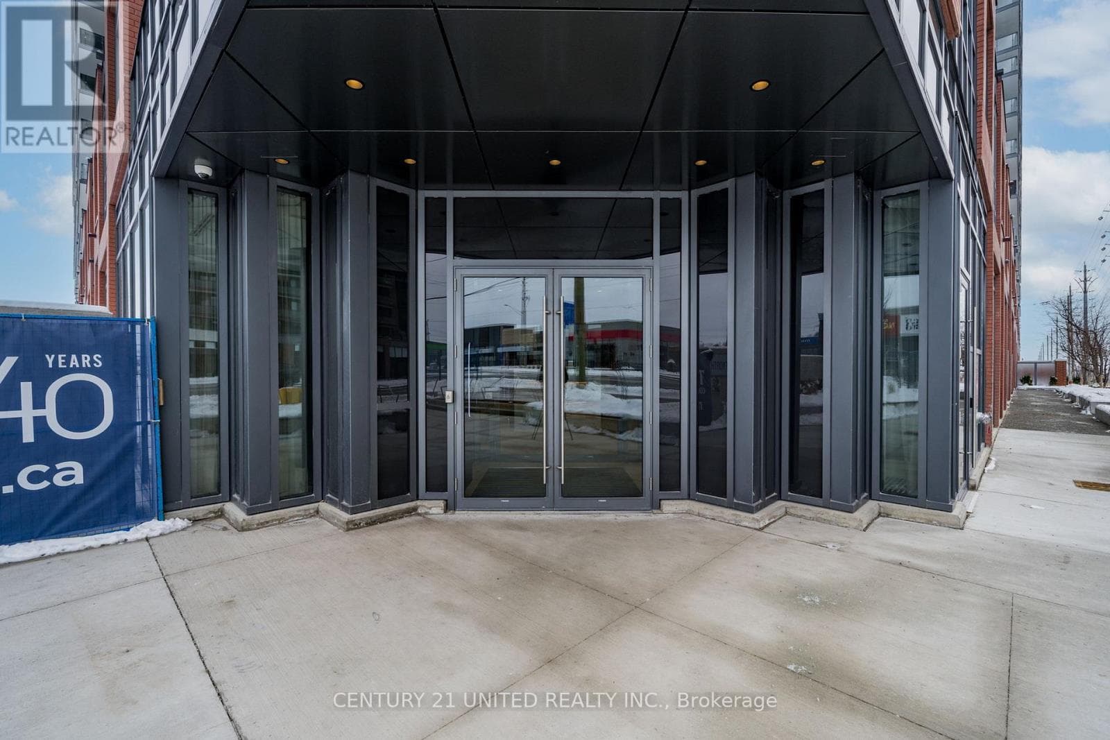 1203 - 2545 SIMCOE STREET photo 2