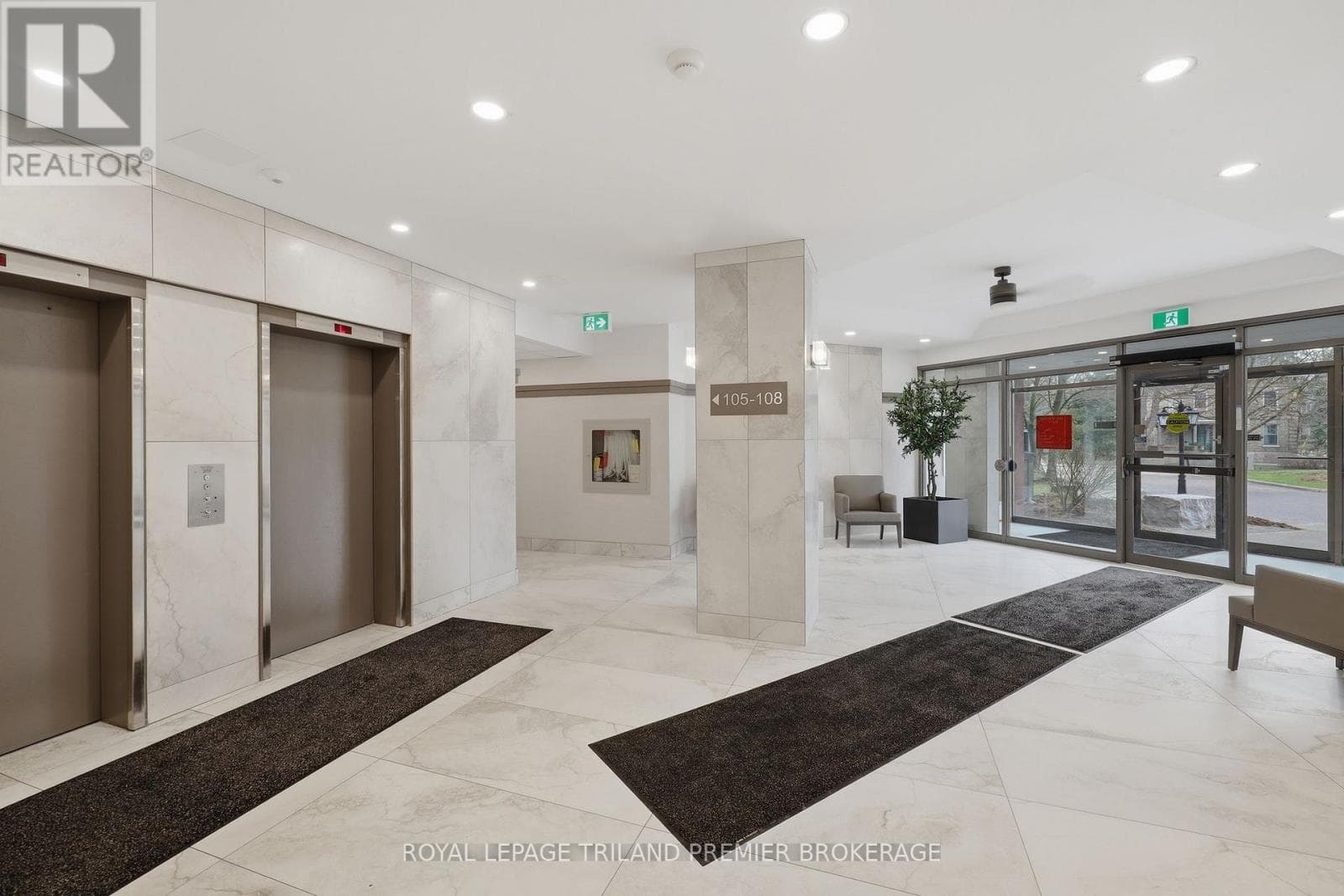 1004 - 600 TALBOT STREET photo 5