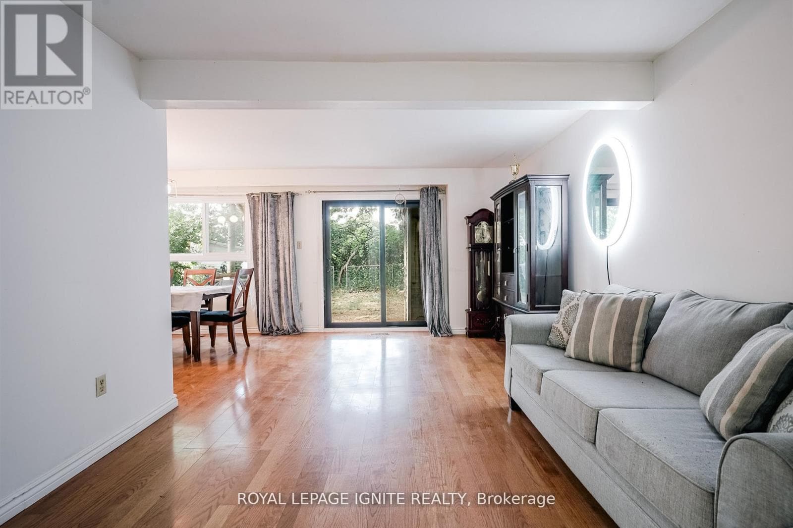 122 VALDOR DRIVE photo 4
