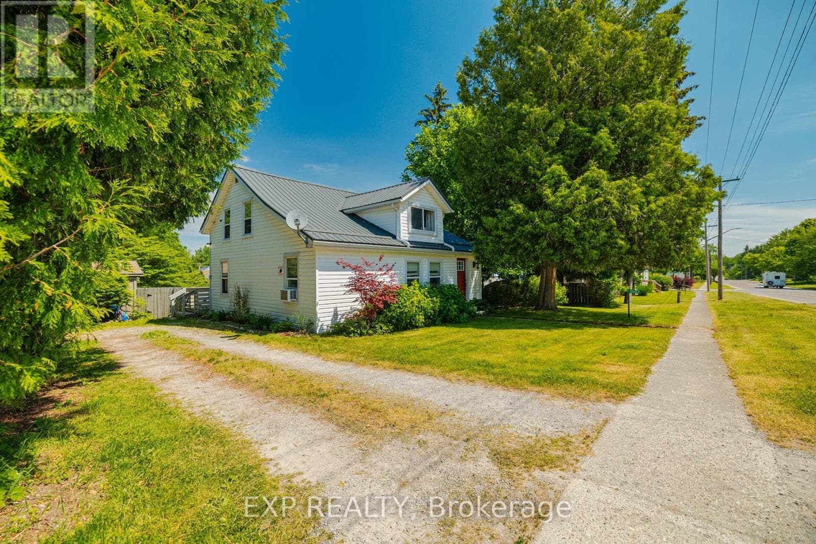 1567 OLD BROCK STREET photo 3
