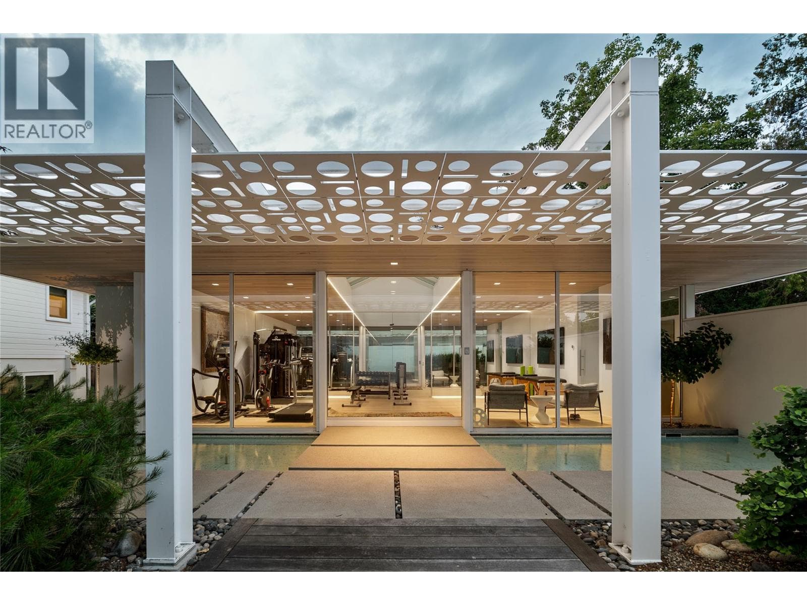 4110 Lakeshore Road photo 4
