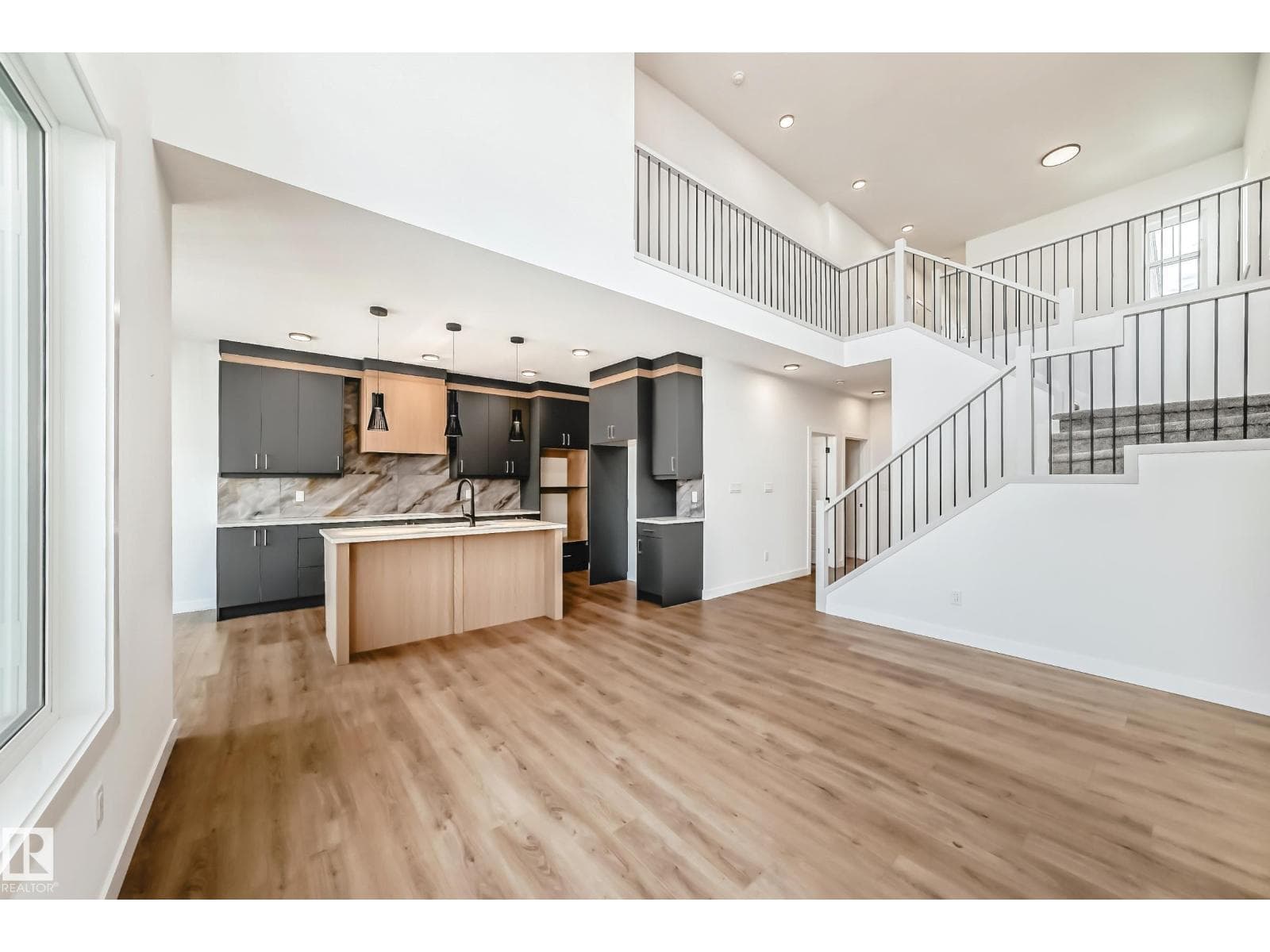 341 ROBERTS WD photo 5