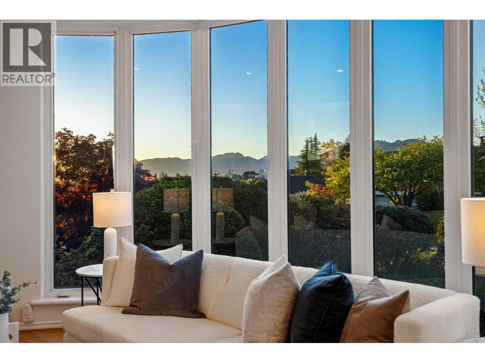 5770 CHARLES STREET photo 4