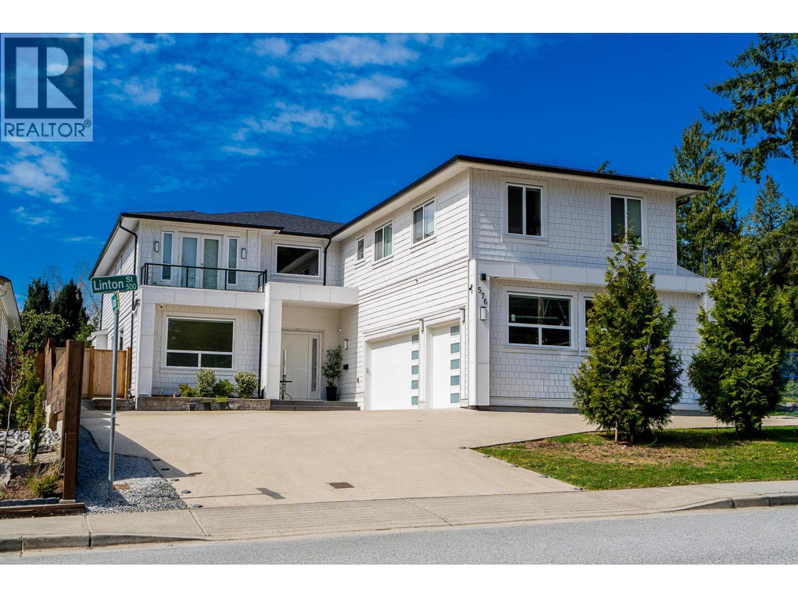 576 LINTON STREET photo 2