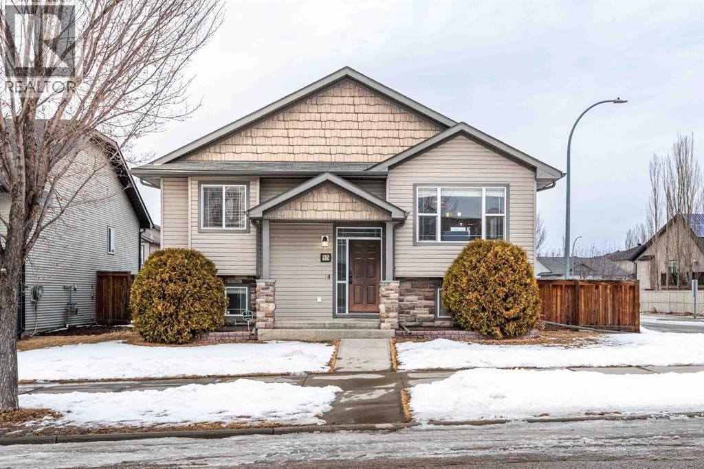 4 bed 2 bath single family at 95 Inglewood Drive — $449,000