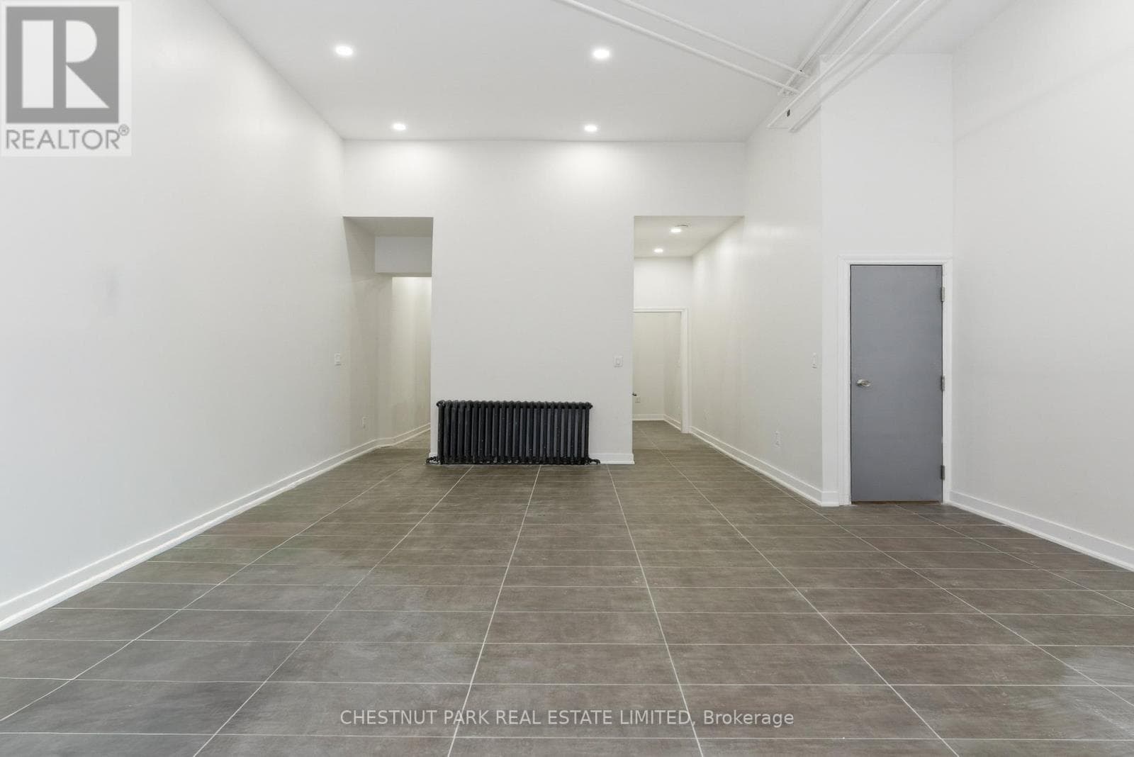 41 RONCESVALLES AVENUE photo 2