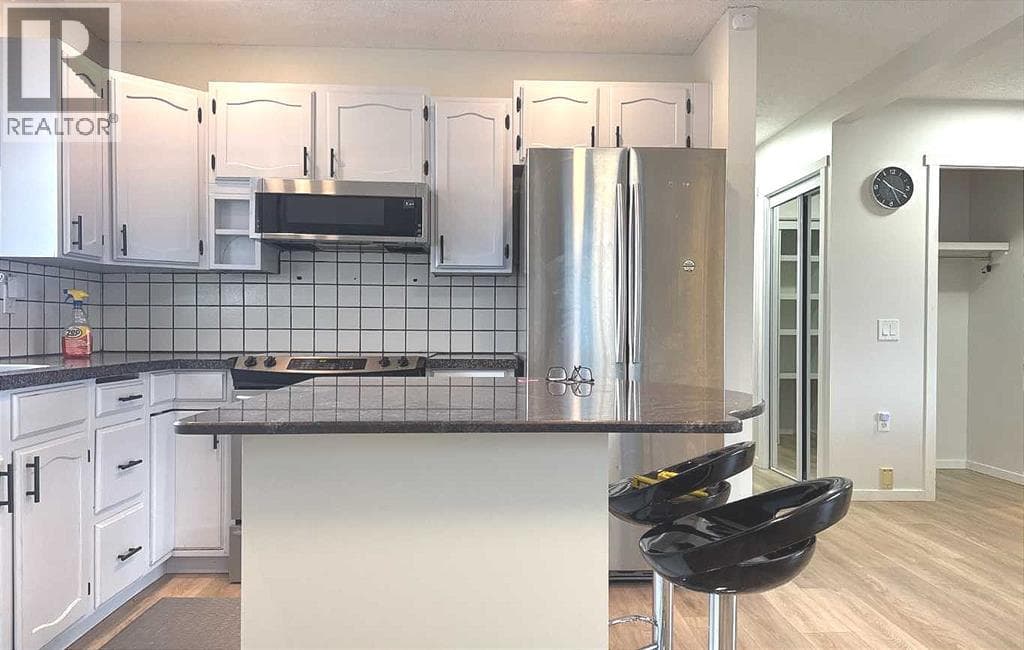 3 bed 2 bath single family at 2715 41A Avenue SE — $485,000