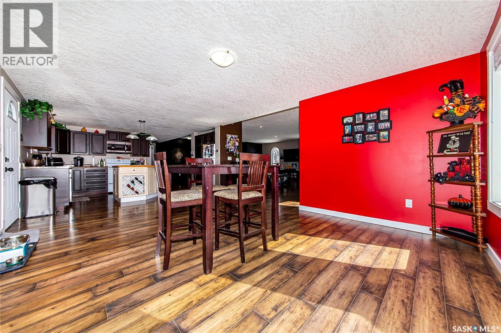 106 Colborne AVENUE photo 5