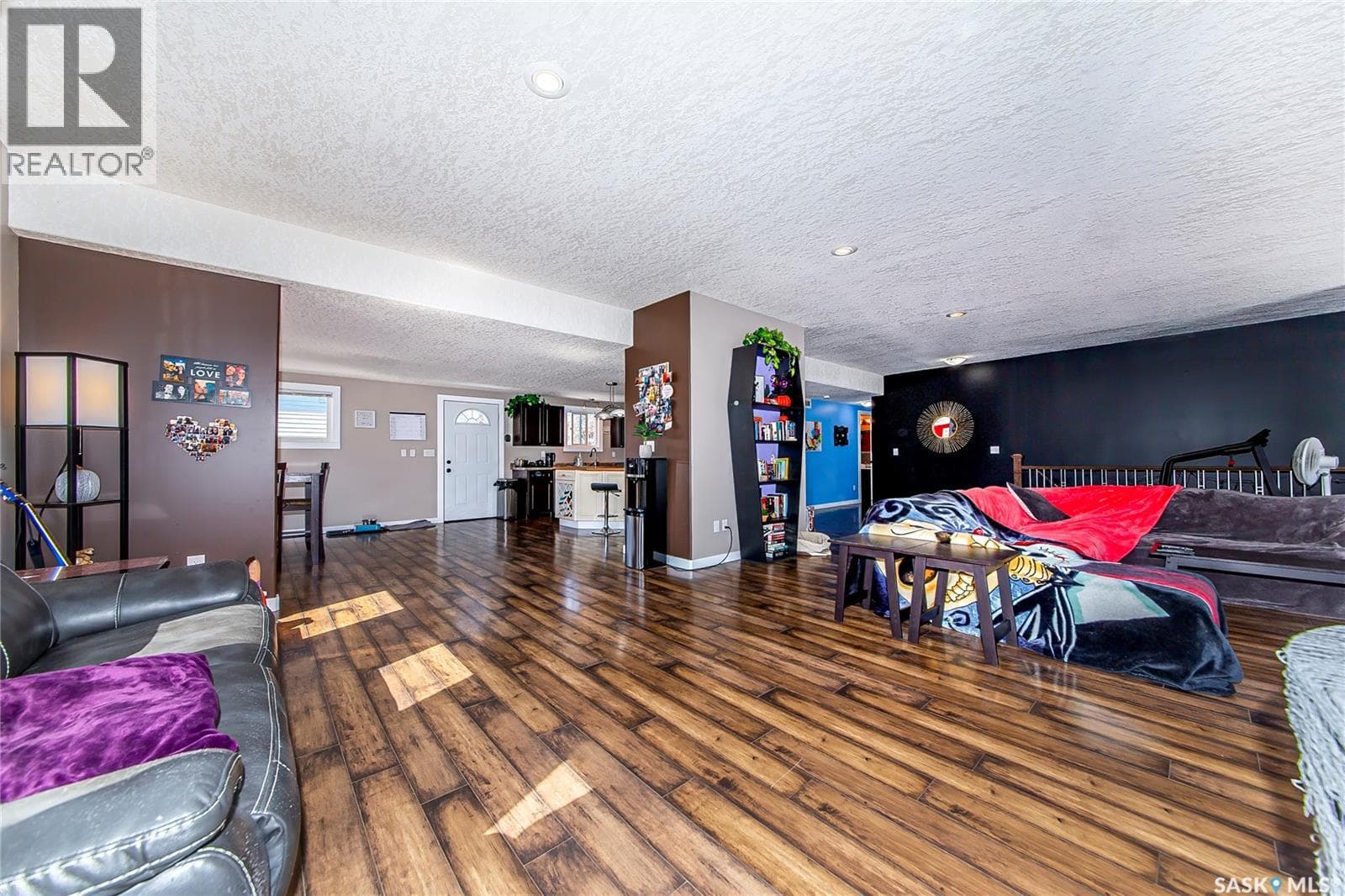 106 Colborne AVENUE photo 2