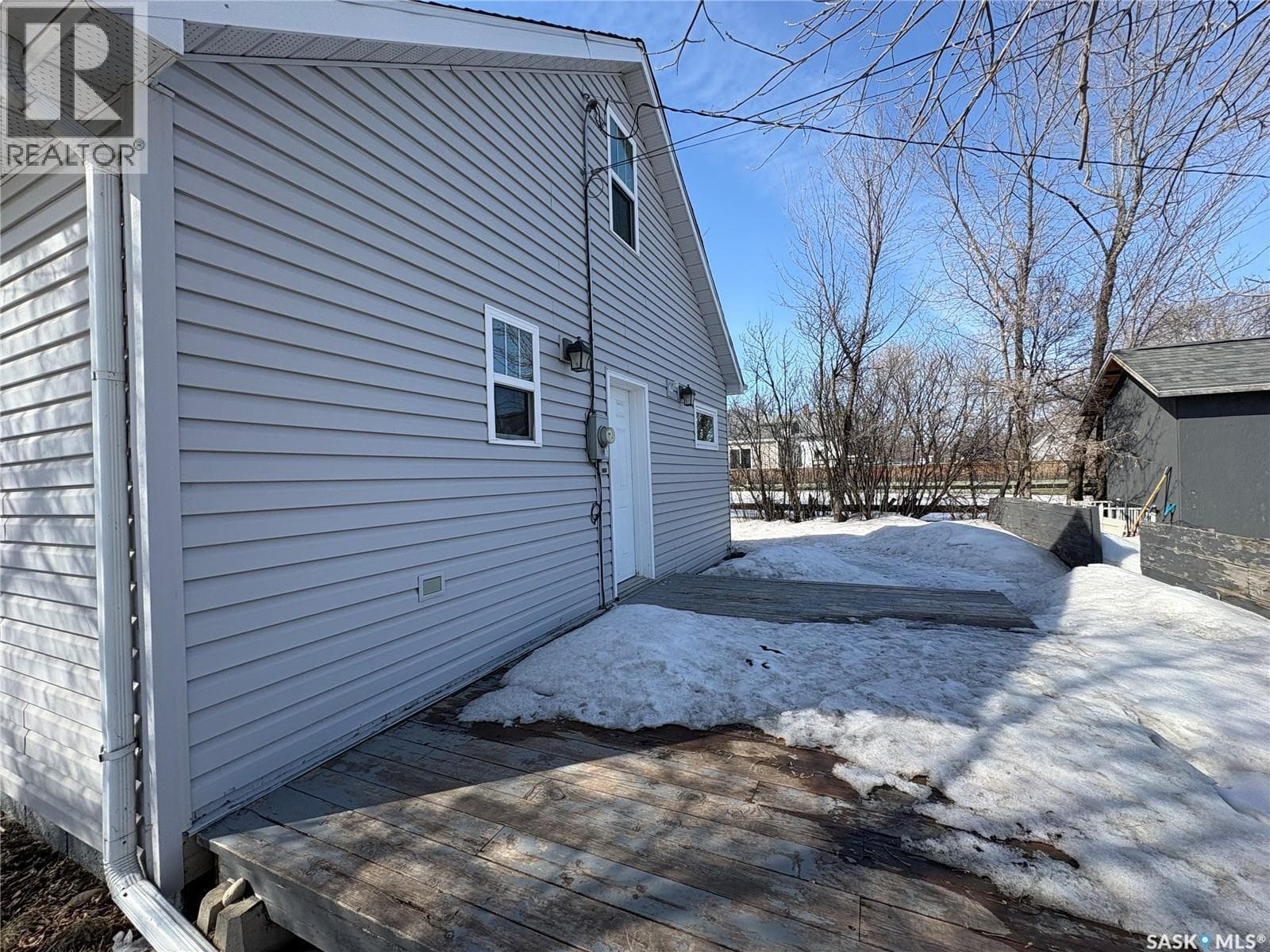 193 Broadway STREET W photo 3