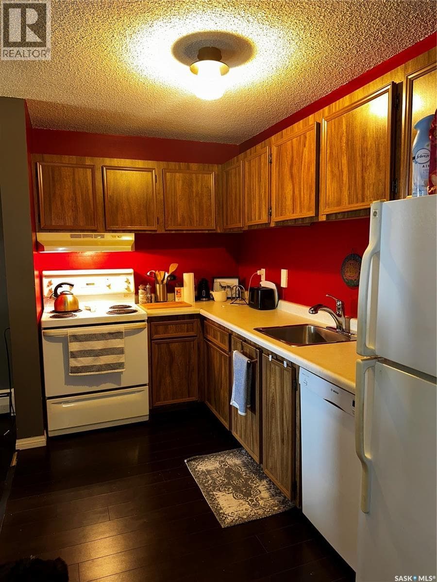 302 1808 Eaglesham AVENUE — photo 3