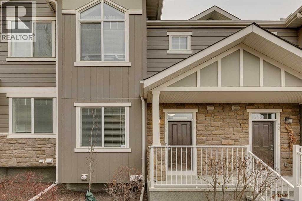 659 Evanston Manor NW photo 4