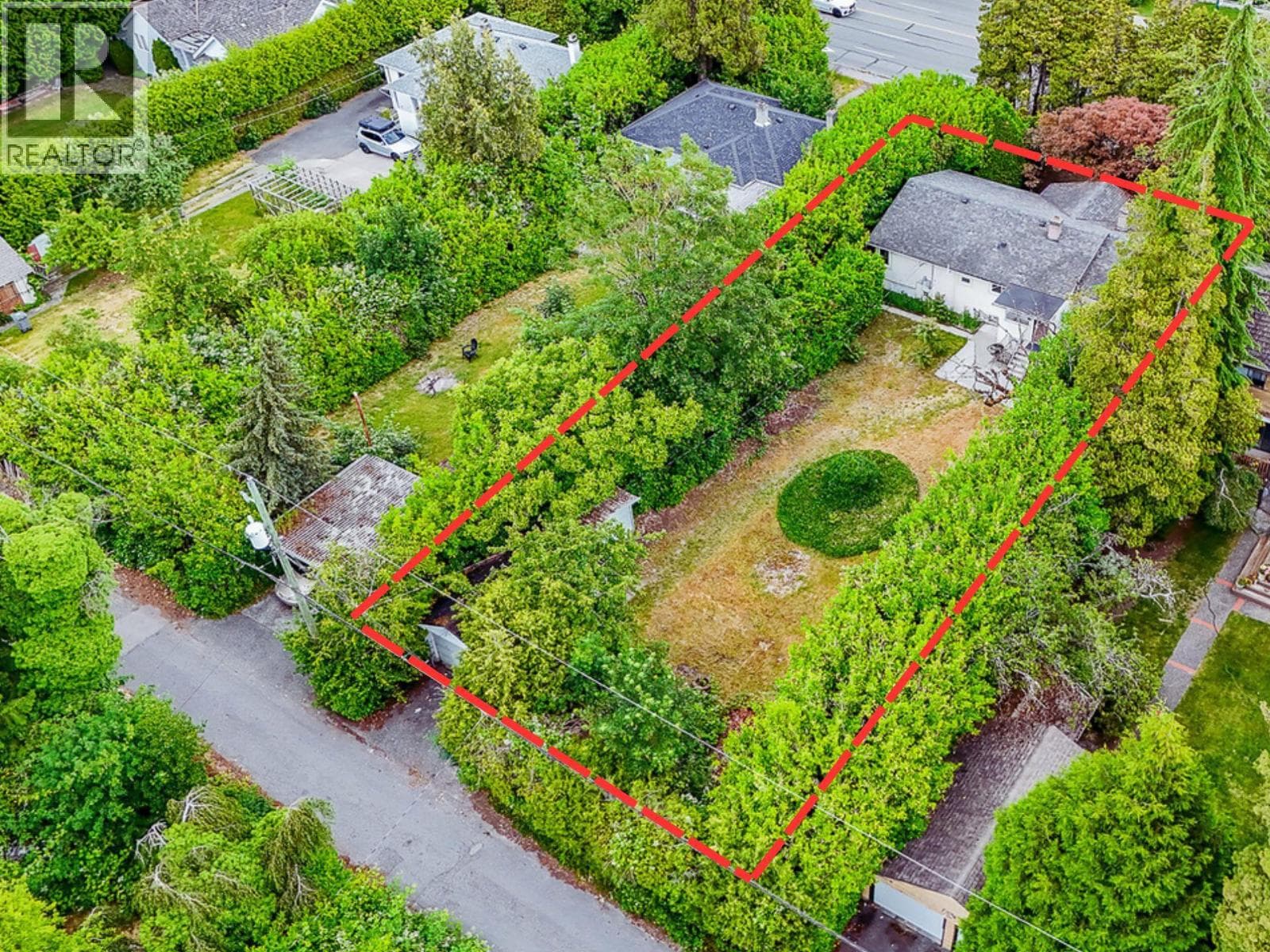 6689 GRANVILLE STREET photo 2