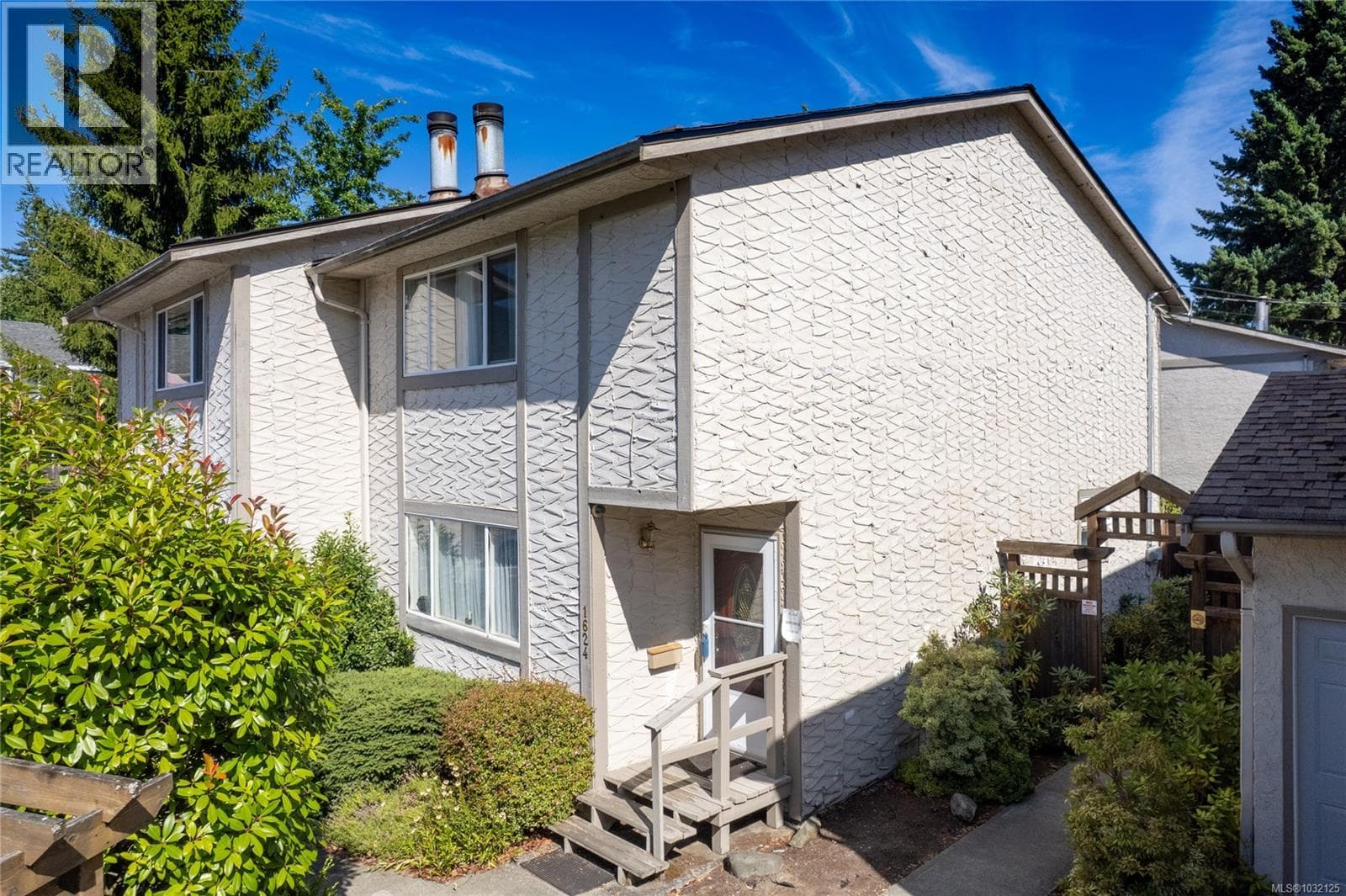 1624 Fuller St photo 3