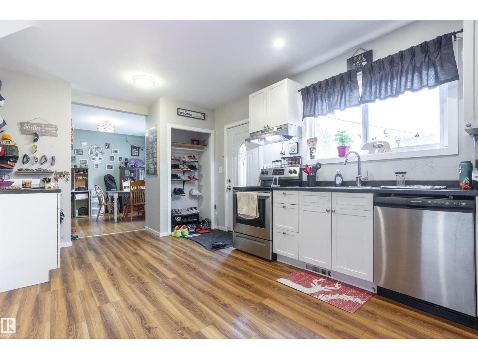 10880 73 ST NW photo 2