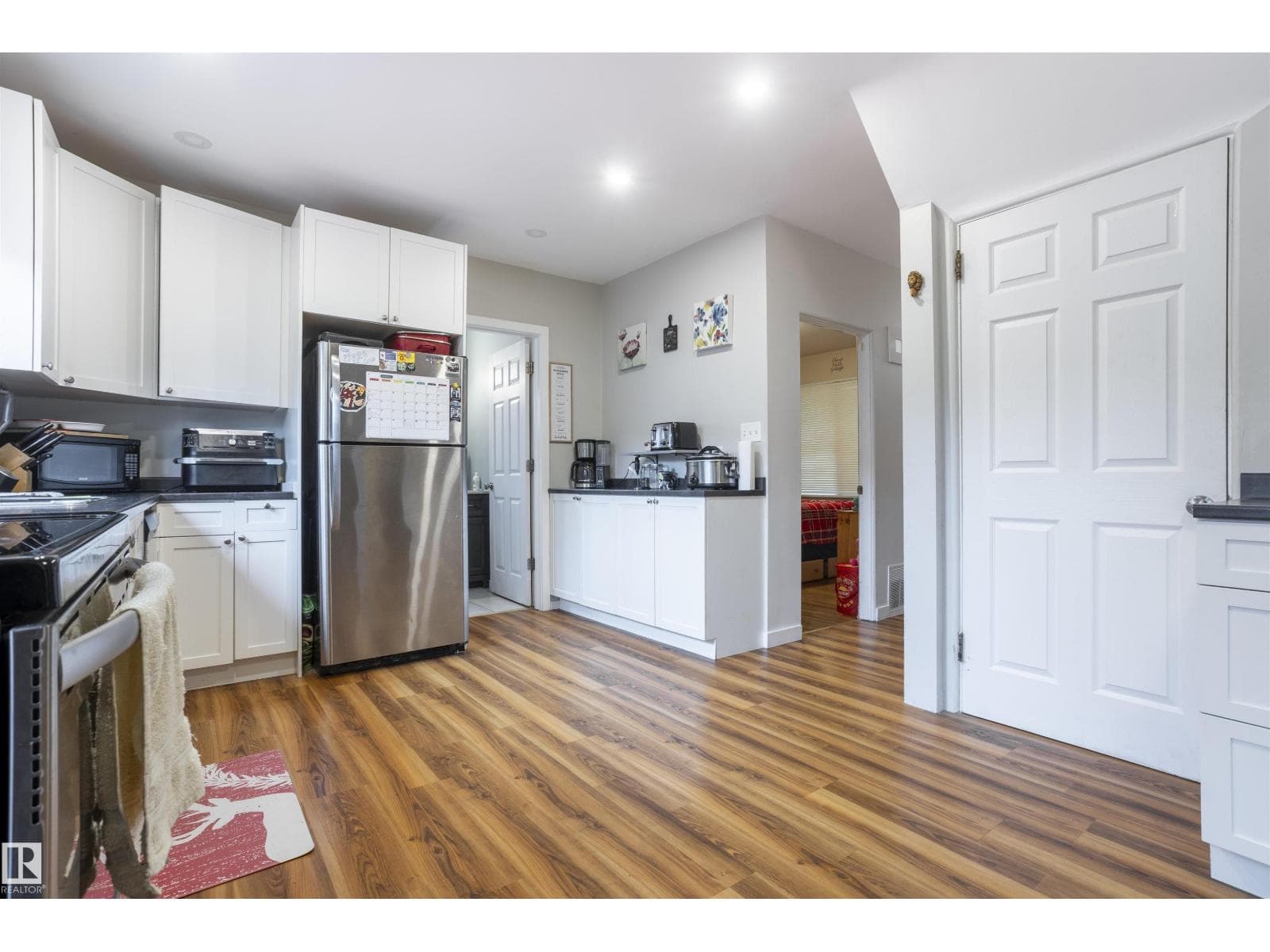 10880 73 ST NW photo 4