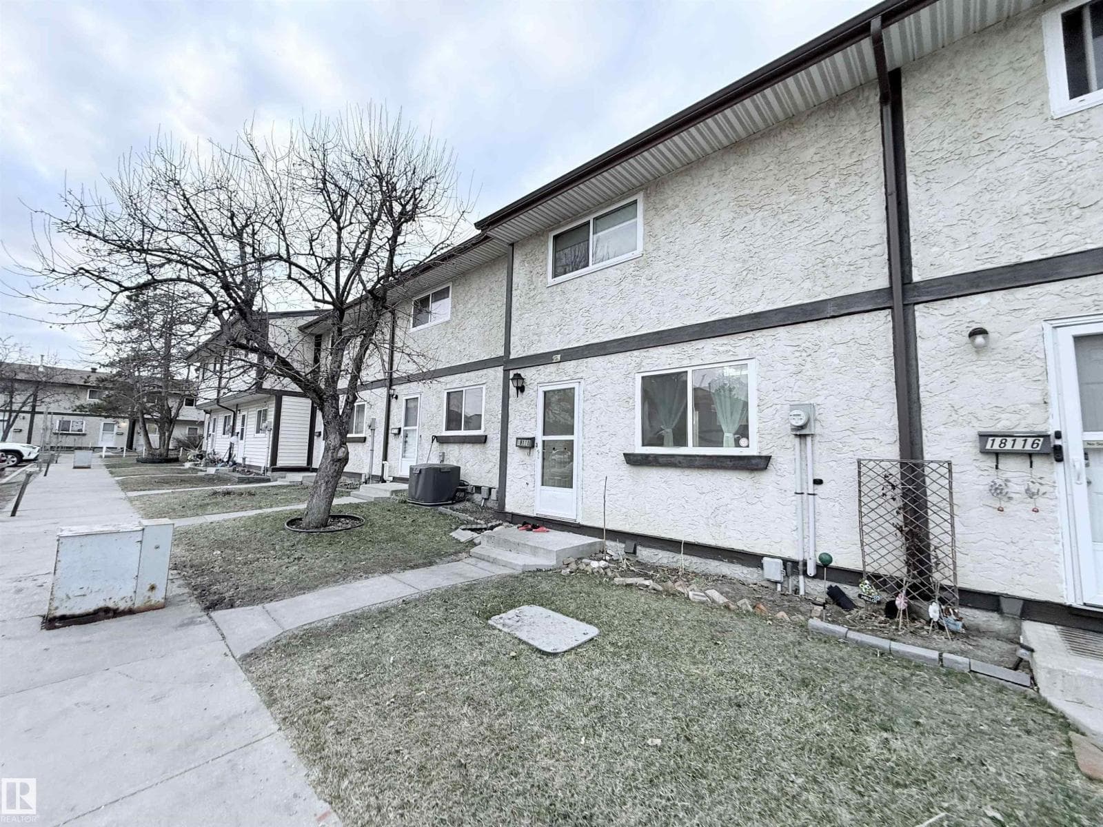 3 bed 2 bath single family at 18118 93 AV NW — $214,900