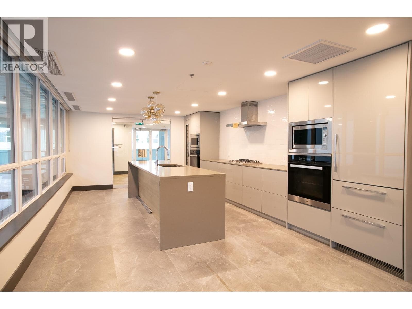 306 1675 LIONS GATE LANE photo 5