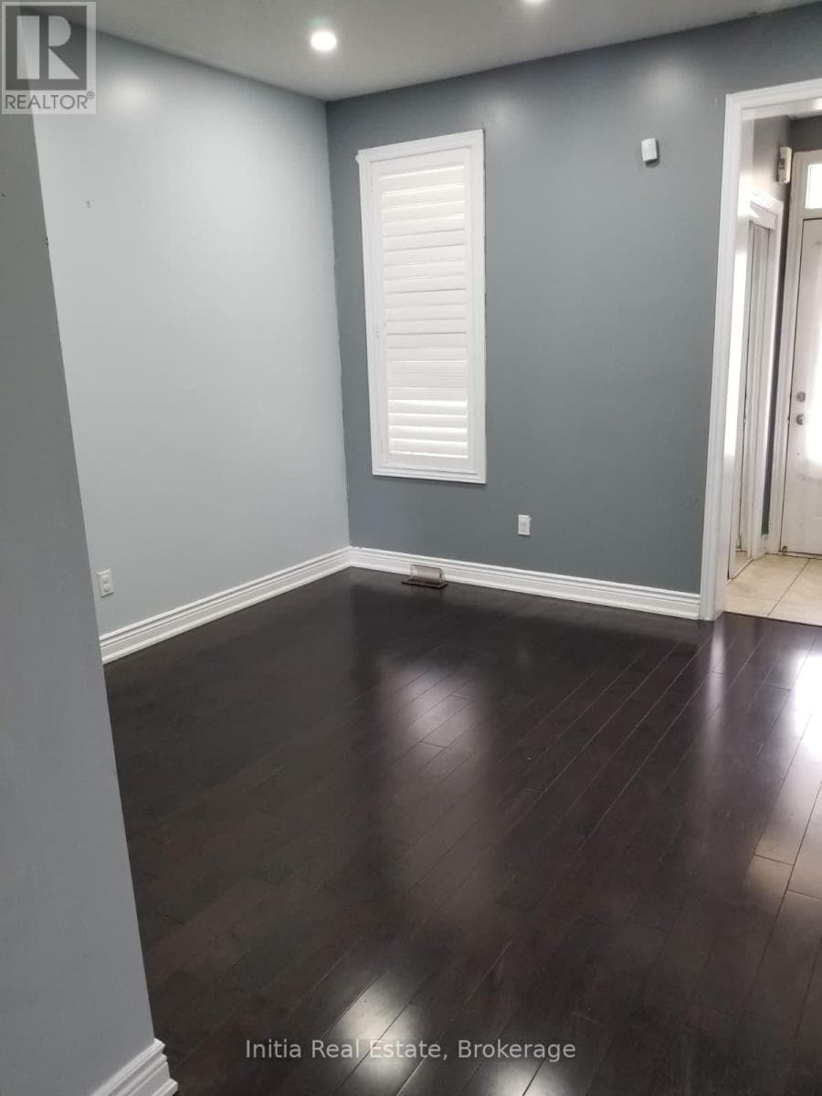 99 CONNOLLY CRESCENT photo 2