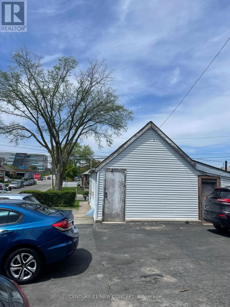 1171 ROSELAWN AVENUE photo 5