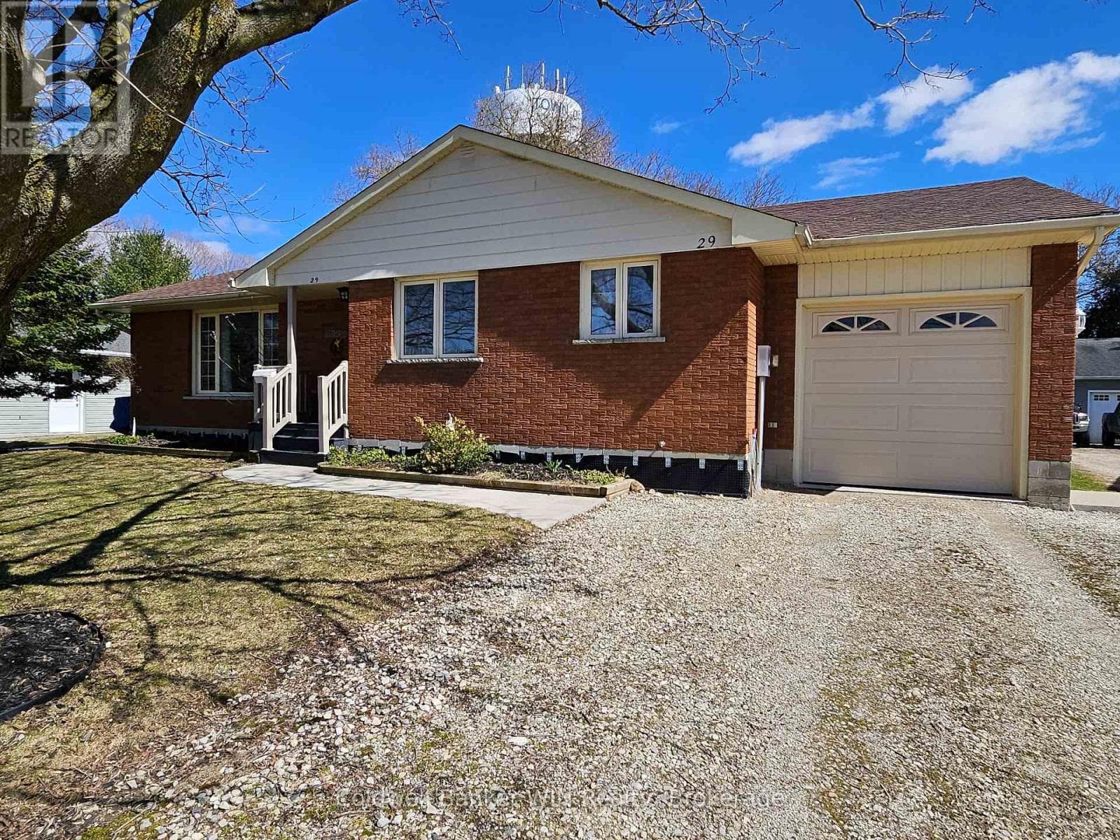 29 JOHN STREET W photo 2
