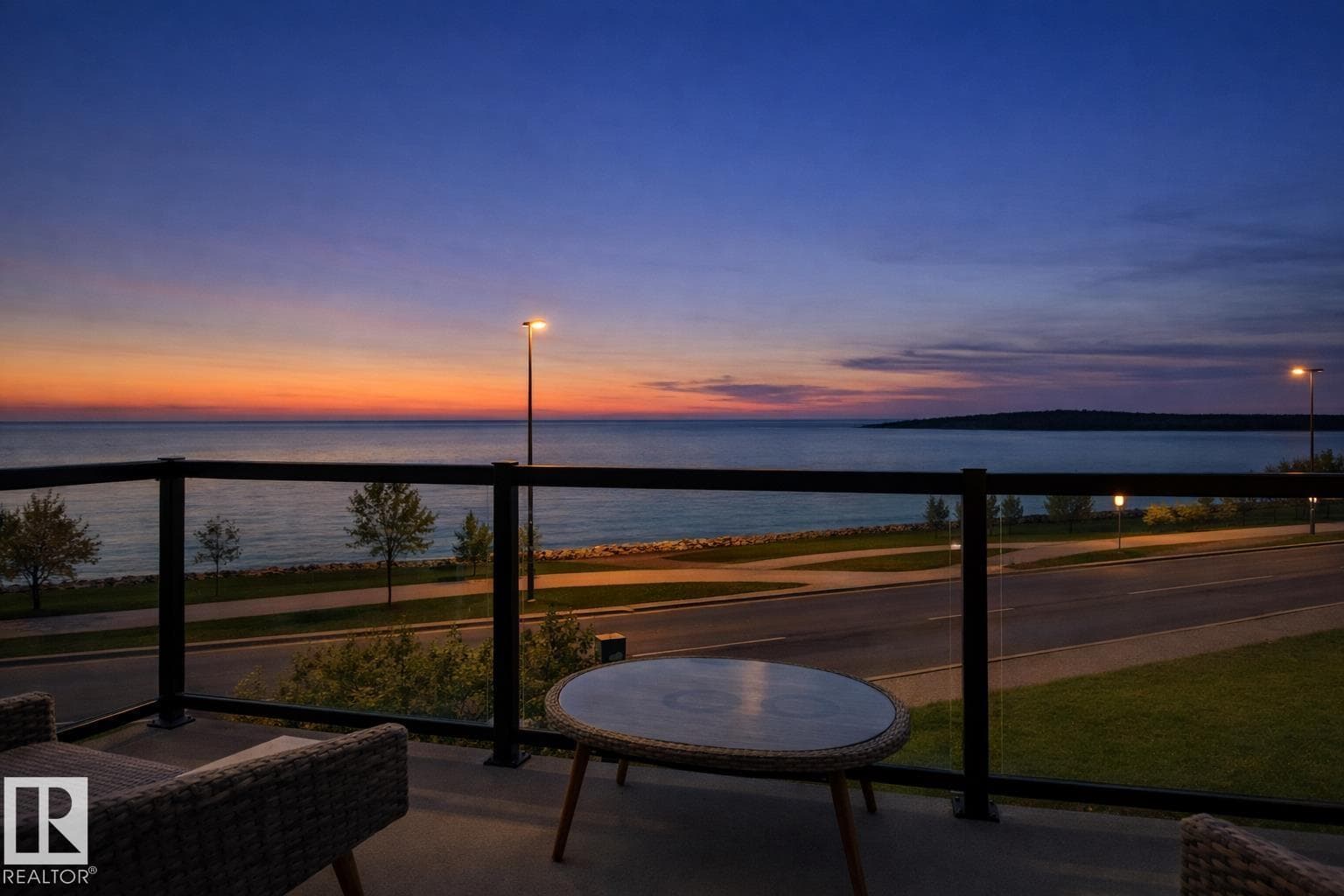 515 Lakeshore DR photo 4