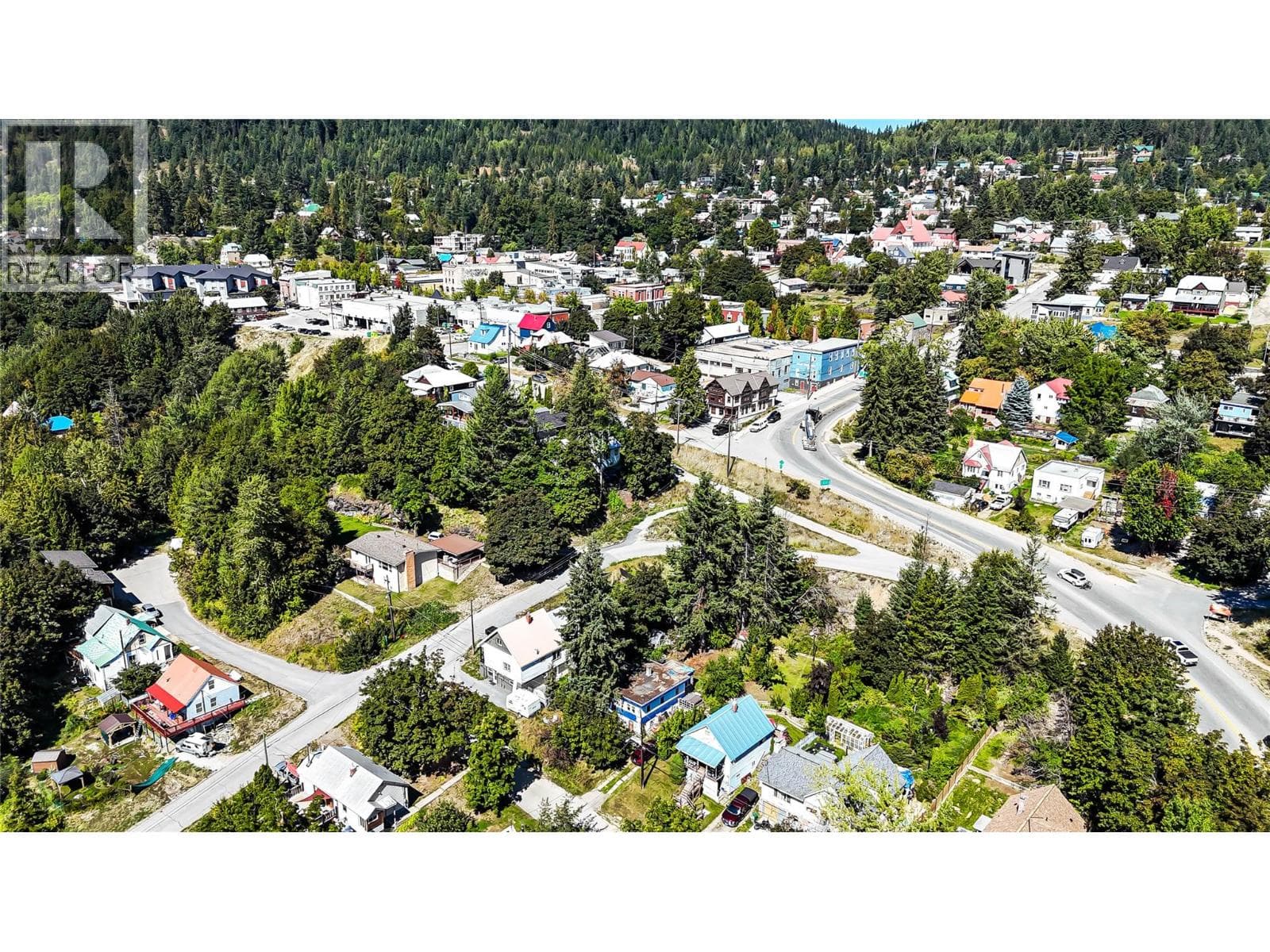 2246 Kootenay Avenue photo 4