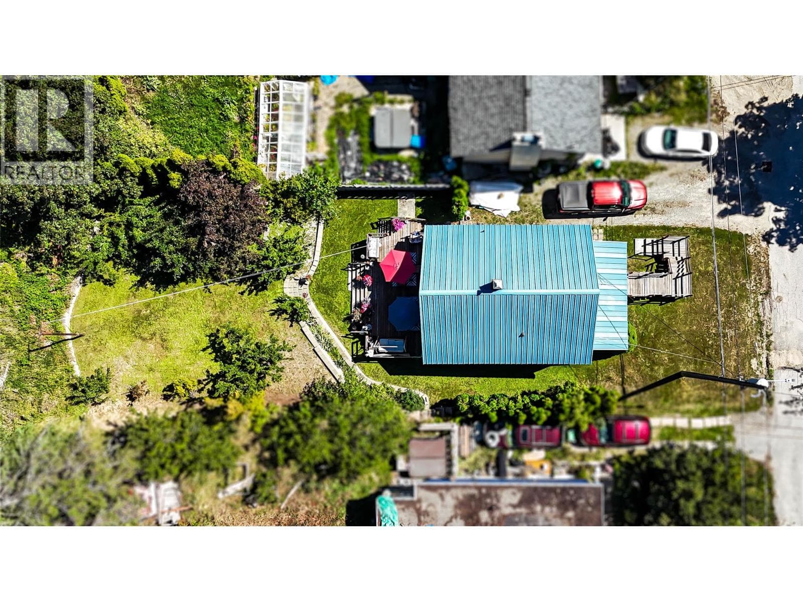 2246 Kootenay Avenue photo 3