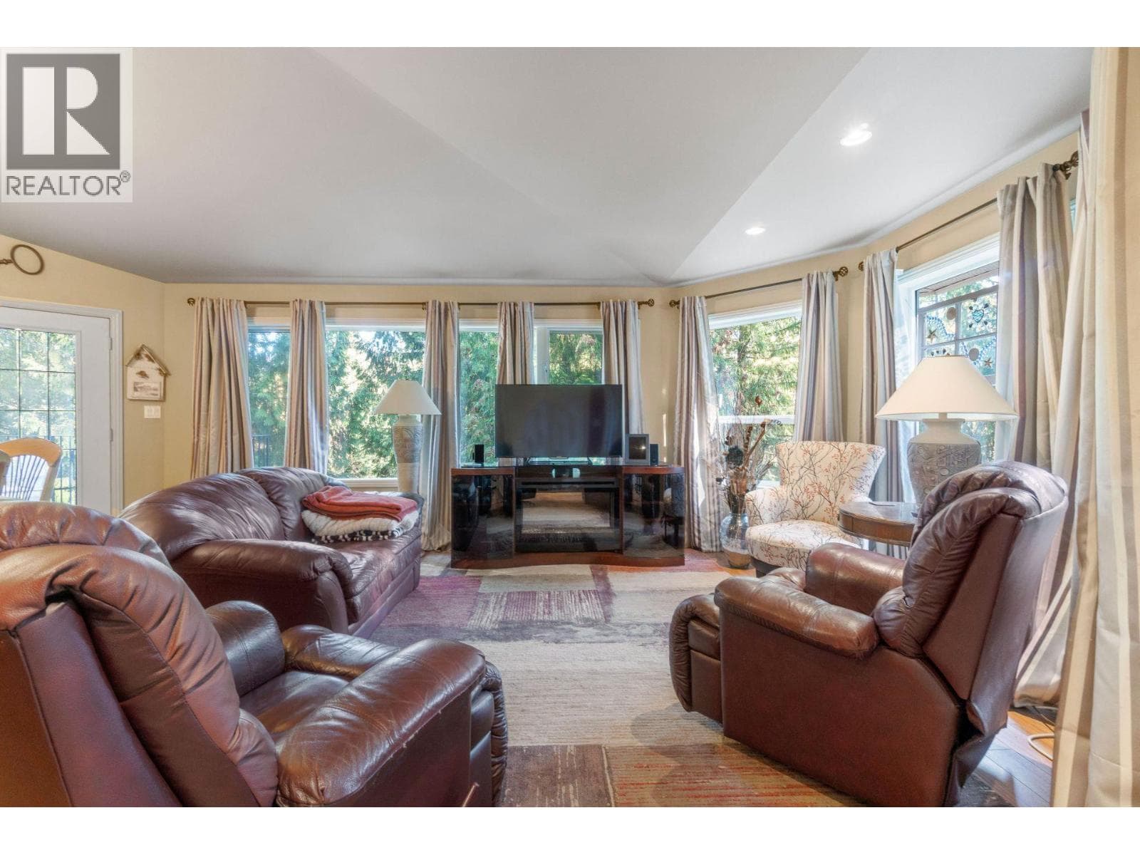 307 Partridge Road photo 5