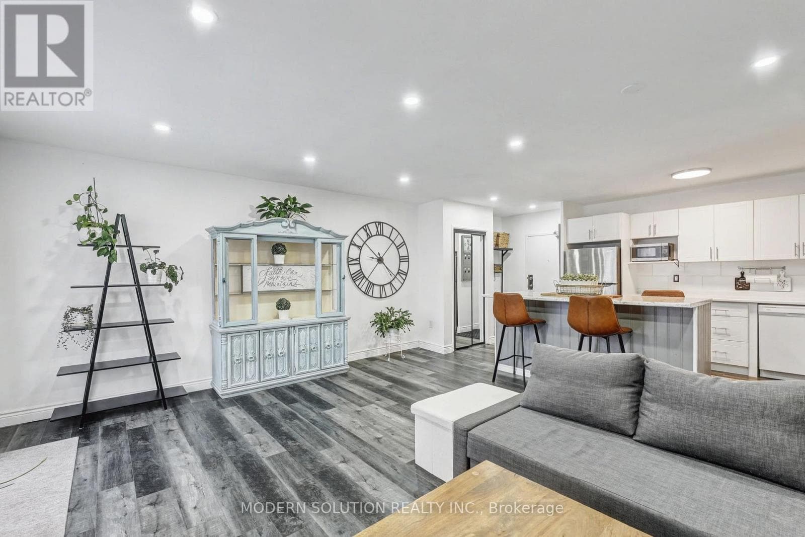308 - 563 MORNINGTON AVENUE photo 2