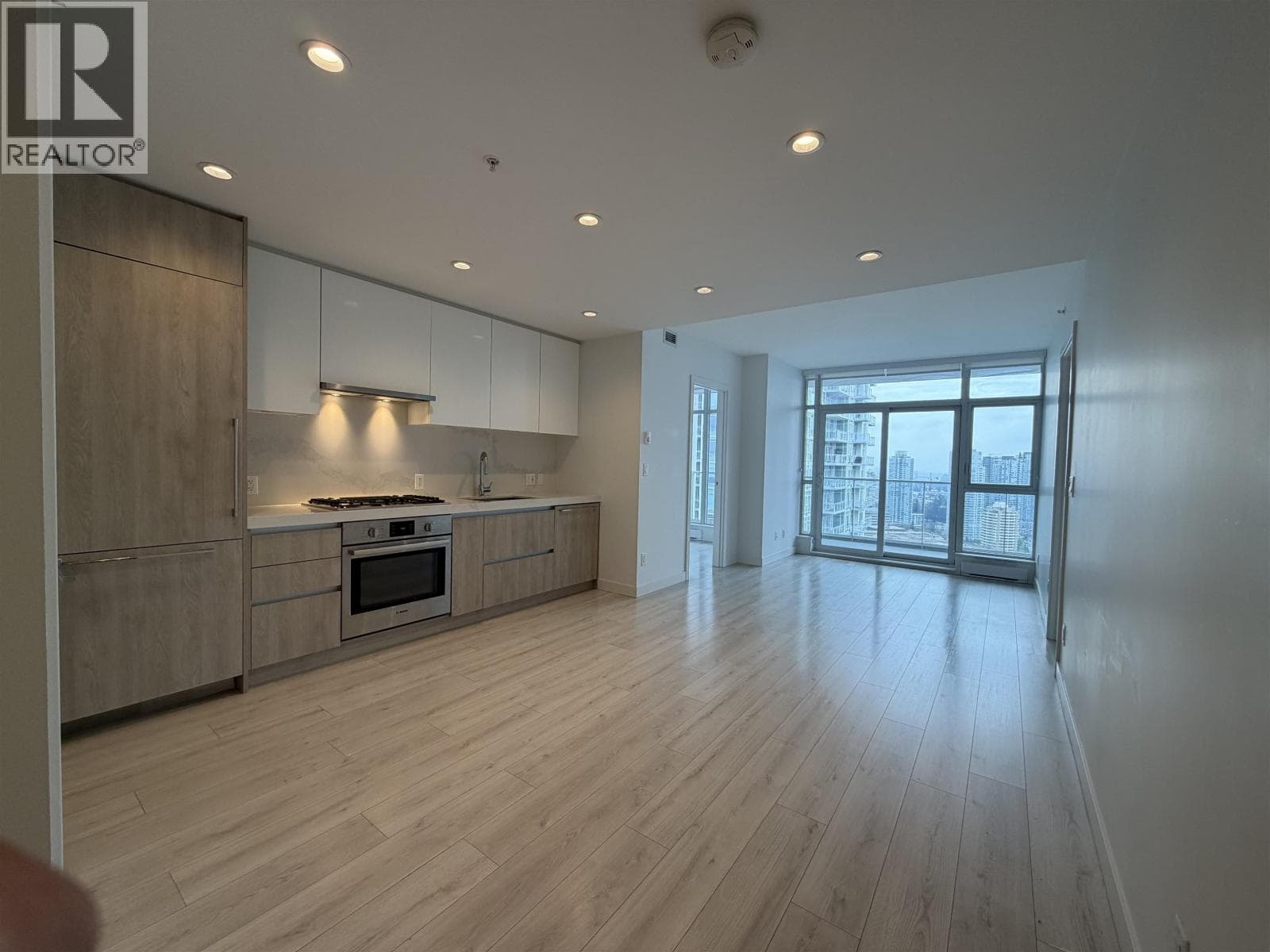 3008 6080 MCKAY AVENUE photo 3