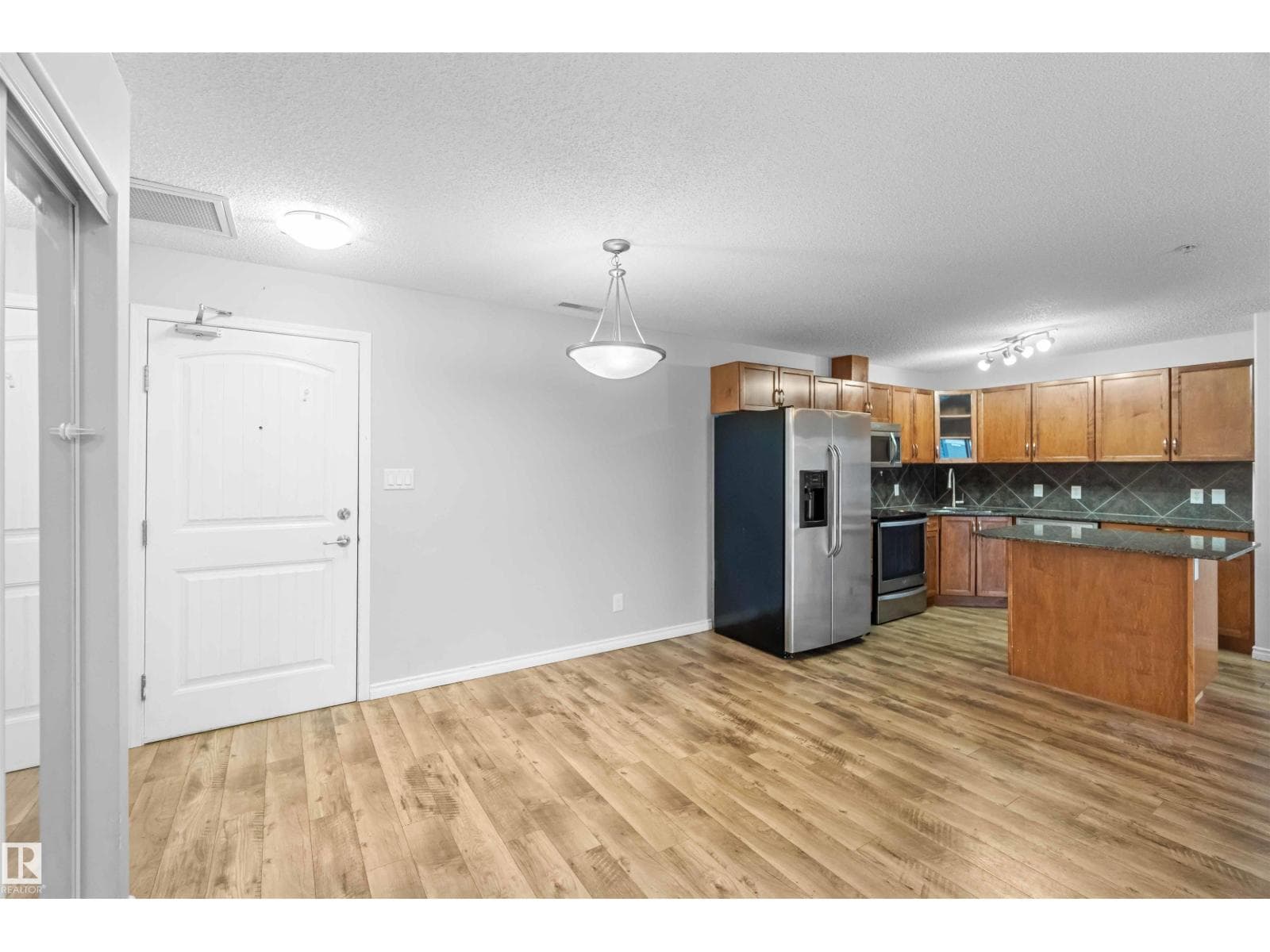 #319 17415 99 AV NW photo 5