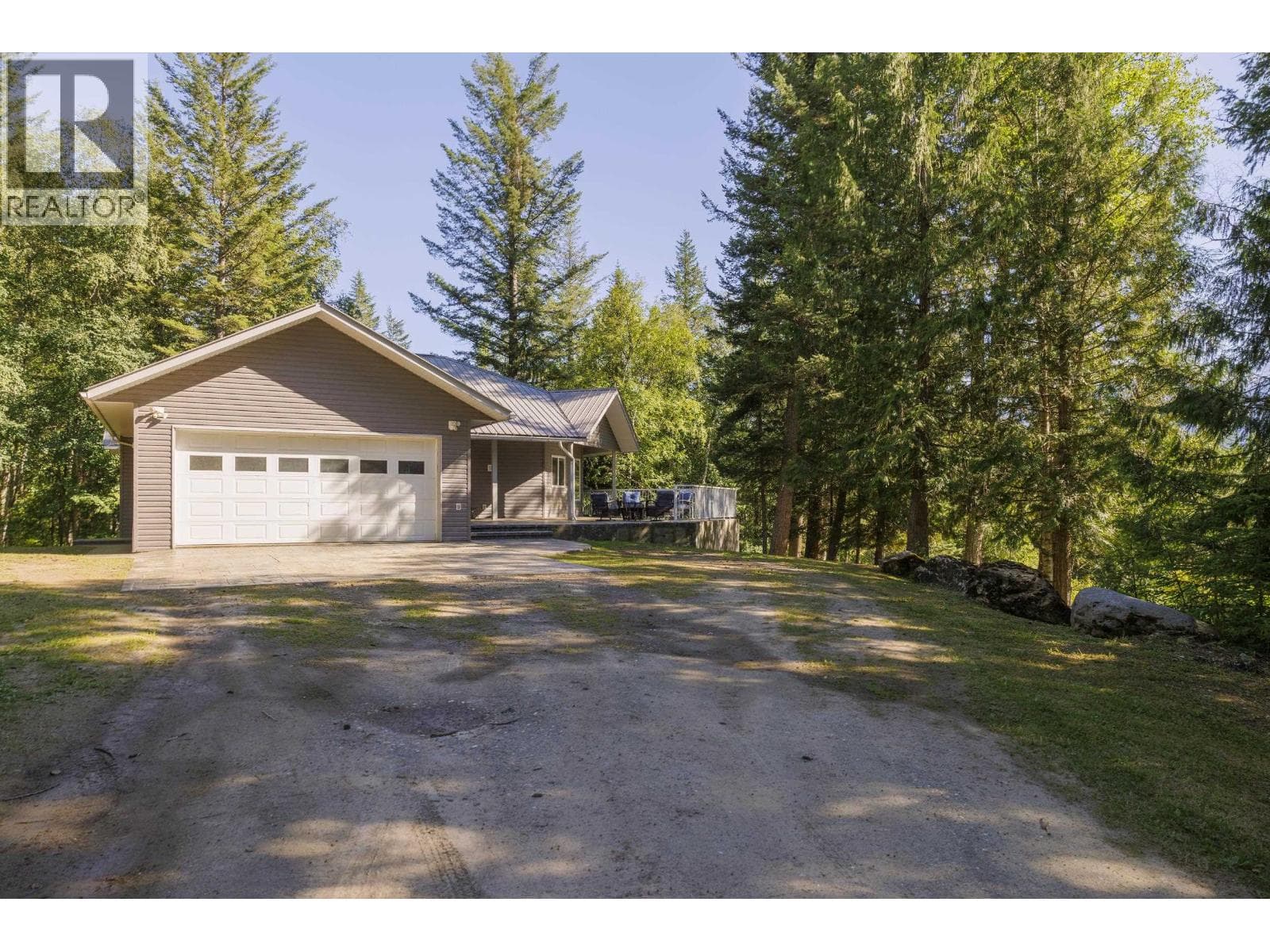 4 bed 3 bath single family at 4040 MOUNTAIN VIEW ROAD — $620,000