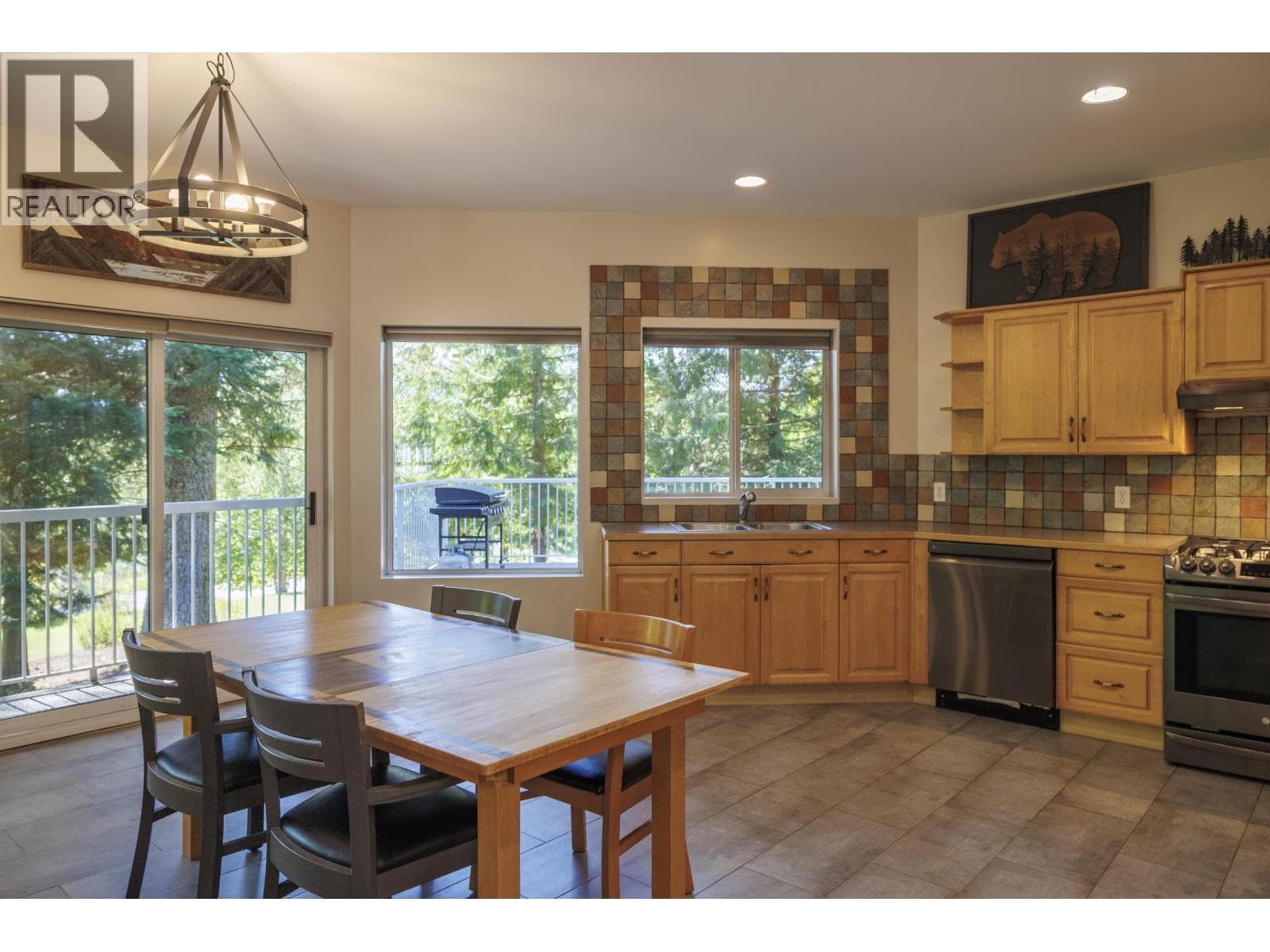 4040 MOUNTAIN VIEW ROAD photo 4