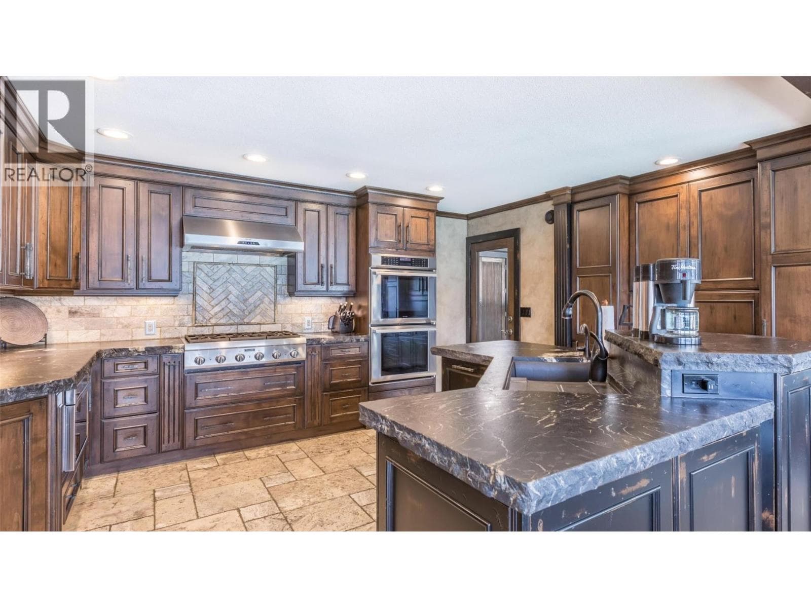 15010 & 15020 Tamarack Drive photo 4
