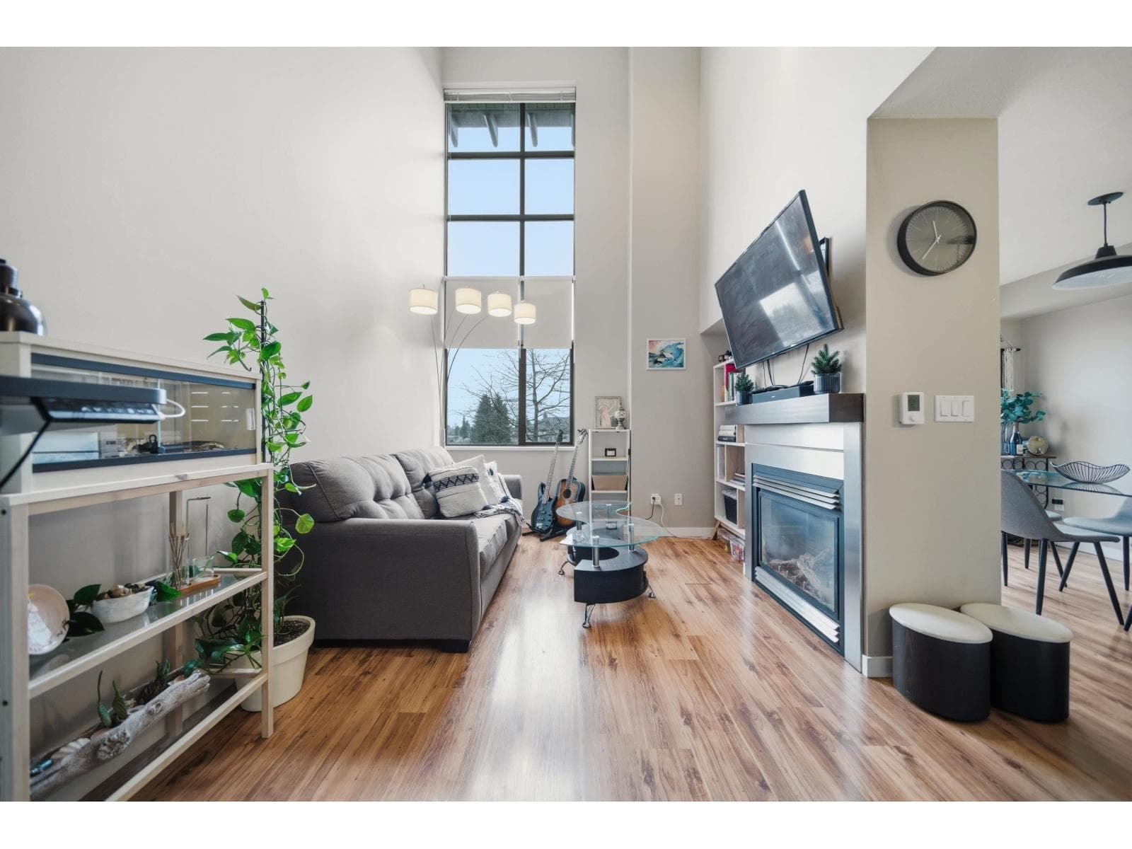 1 bed 1 bath single family at 416 10866 CITY PARKWAY — $479,000